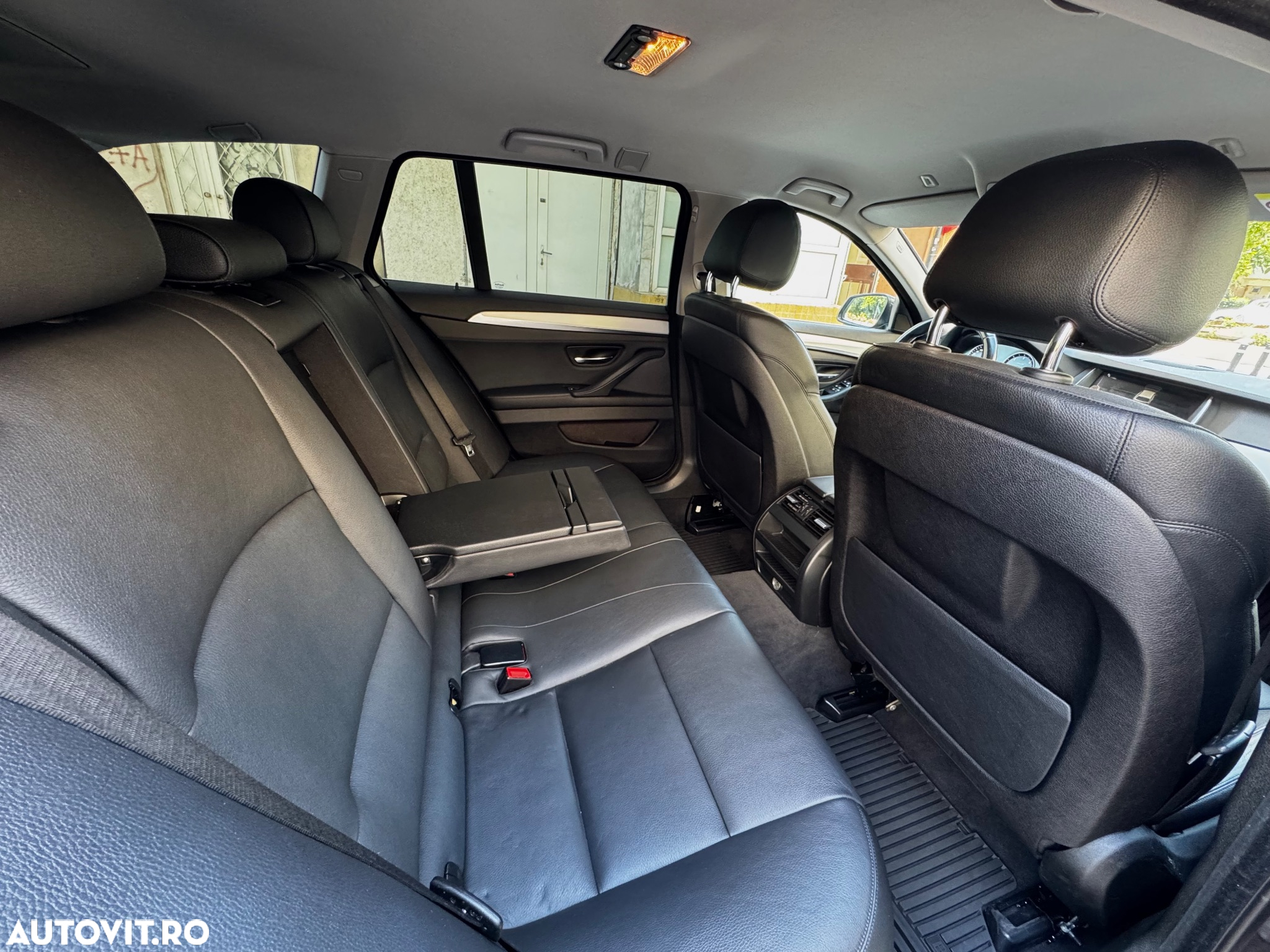 BMW Seria 5 525d xDrive AT - 8