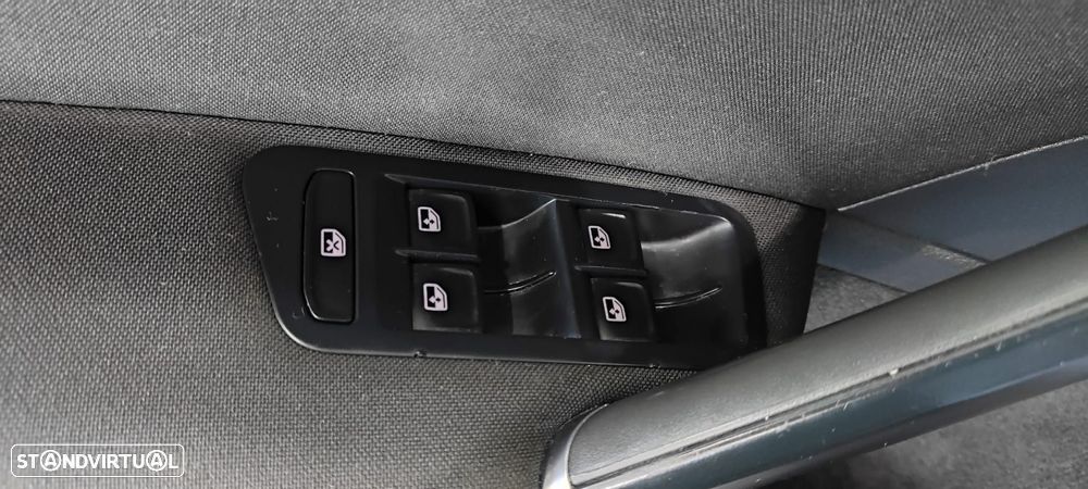 VW Golf Variant 1.6 TDi Sportline - 39