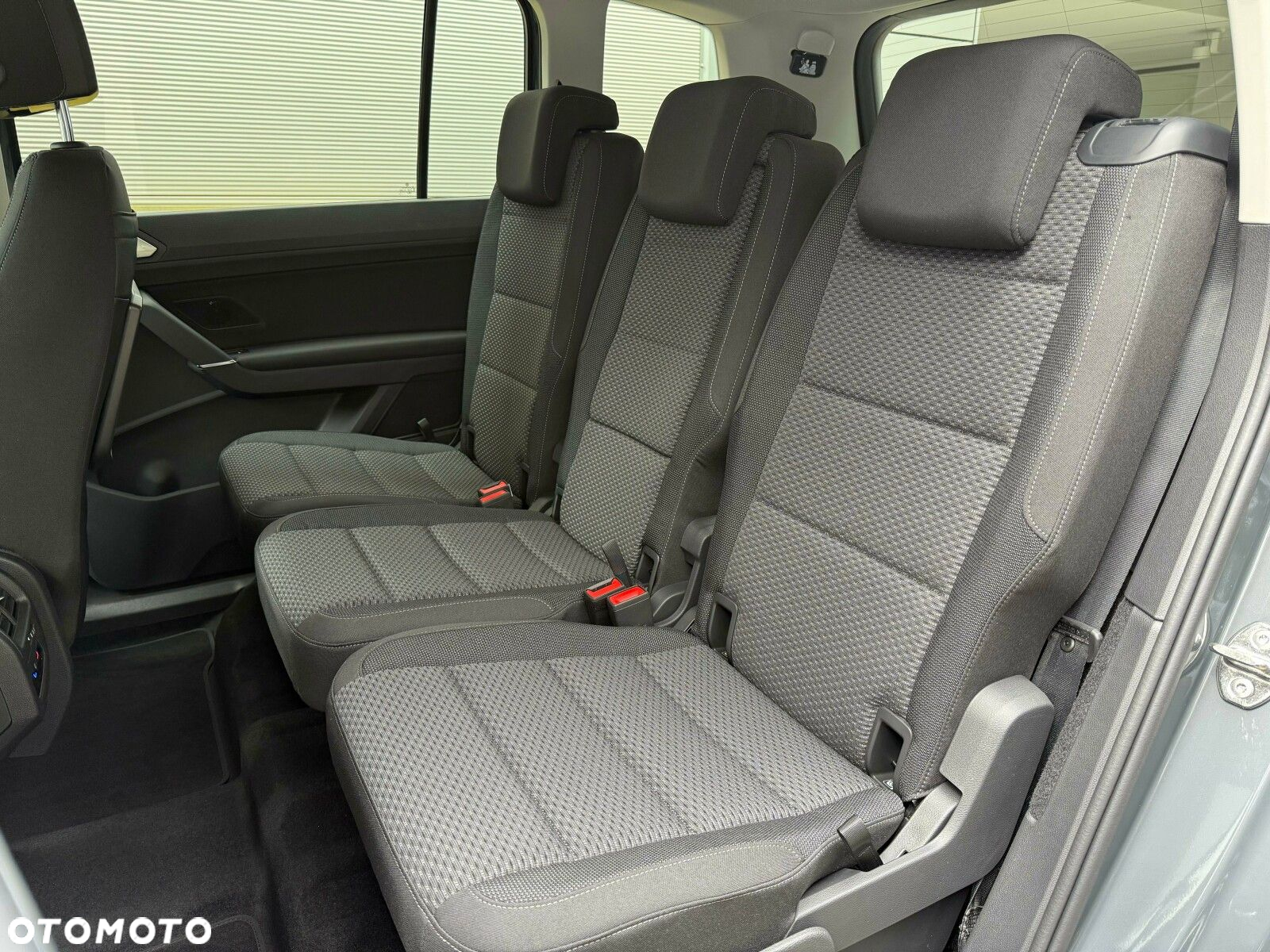 Volkswagen Touran - 10