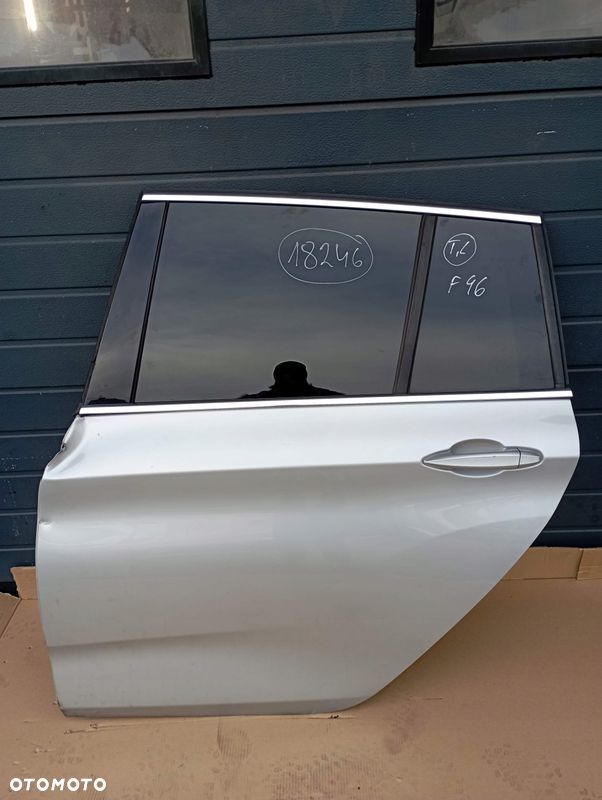 BMW F46 DRZWI LEWE TYŁ TYLNE EUROPA KOMPLETNE - 1