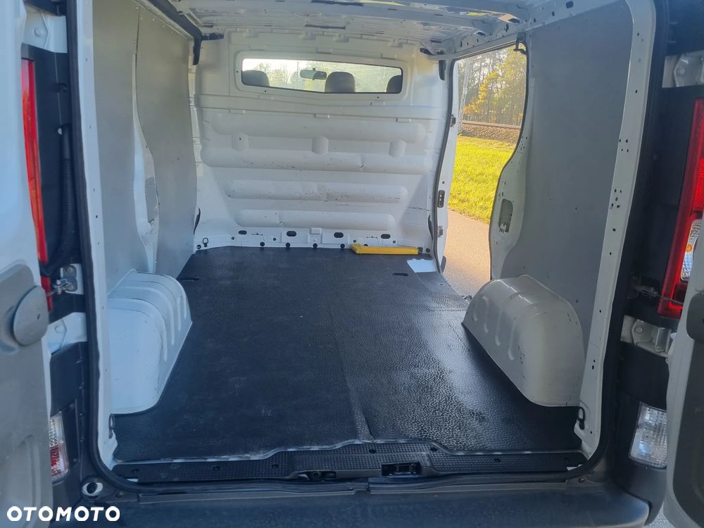 Opel Vivaro - 10