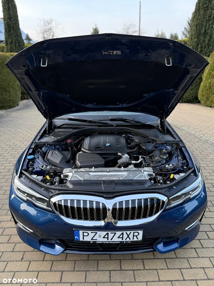 BMW Seria 3 320d xDrive Luxury Line sport - 40