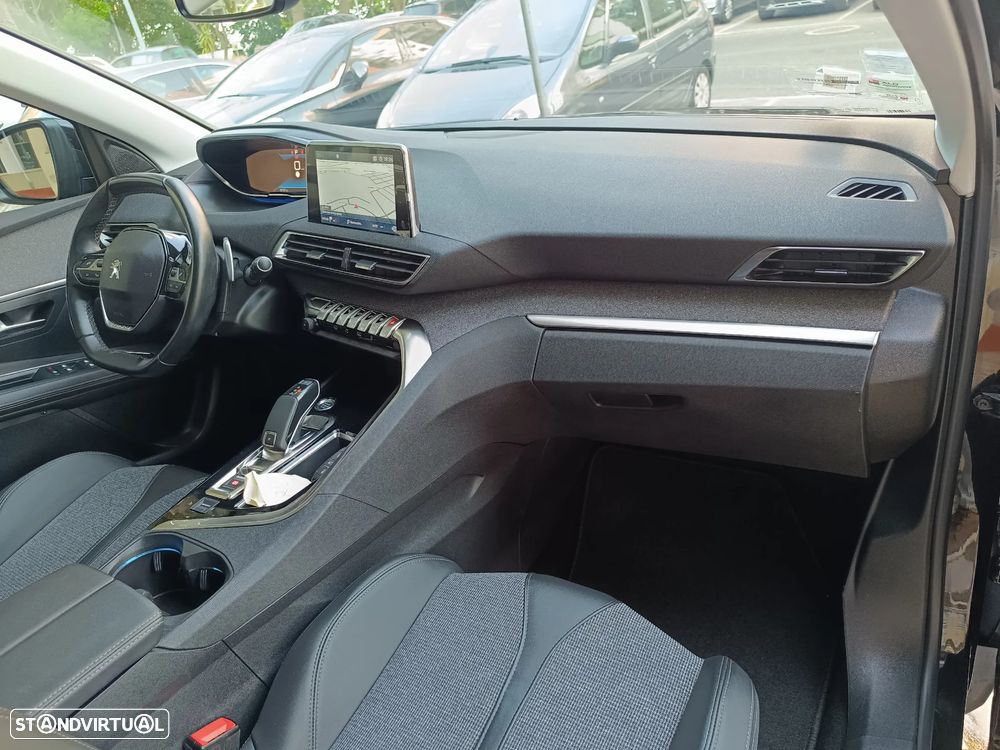 Peugeot 3008 1.2 PureTech Allure Pack EAT8 - 18