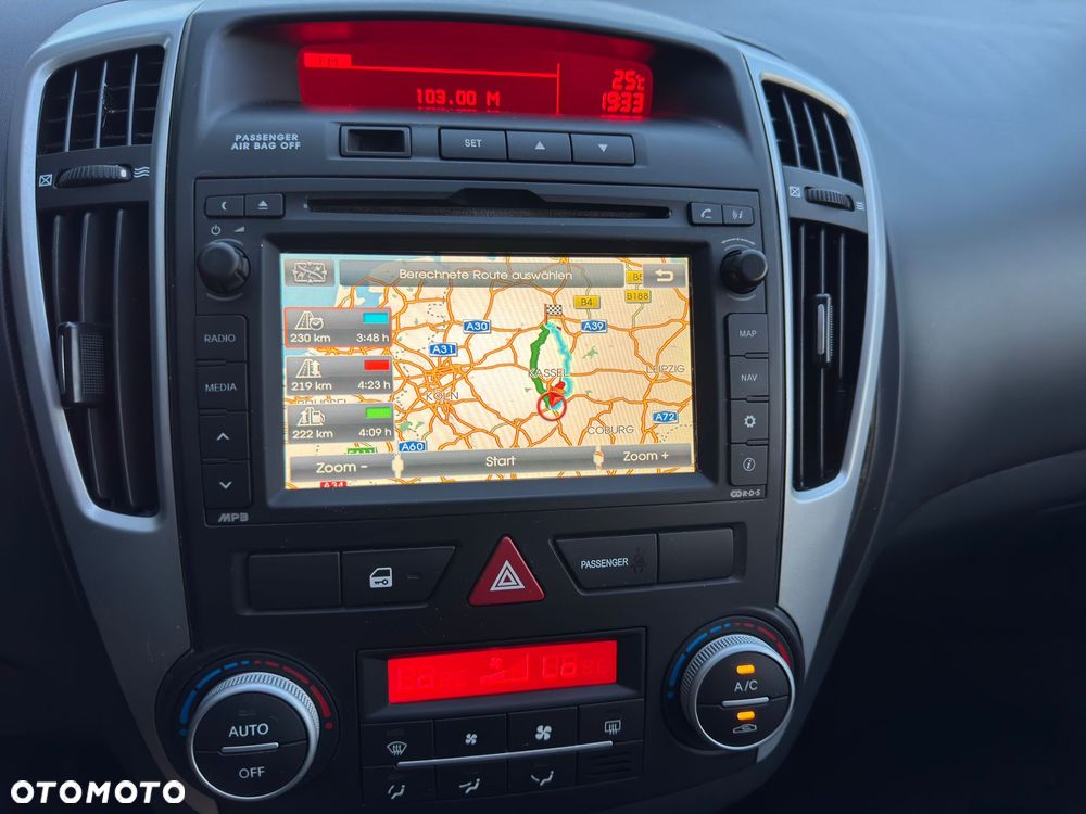 Kia Ceed 1.4 CVVT Dream-Team Edition - 9