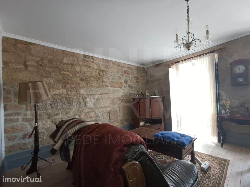 Prédio Centro da Vila de Melgaço - Grande imagem: 3/16