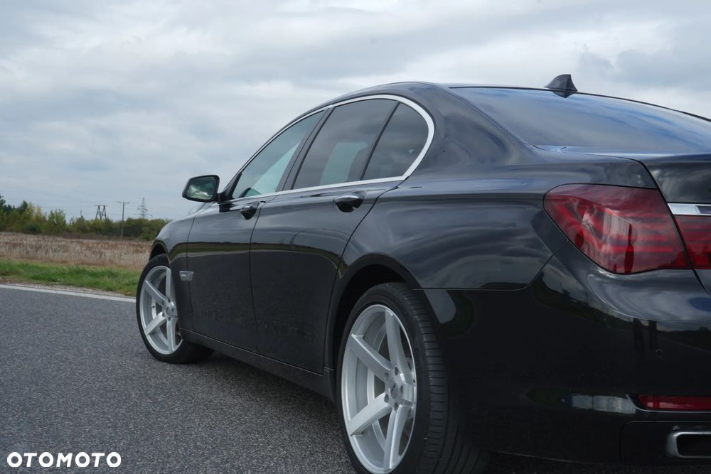 BMW Seria 7 740d xDrive - 8