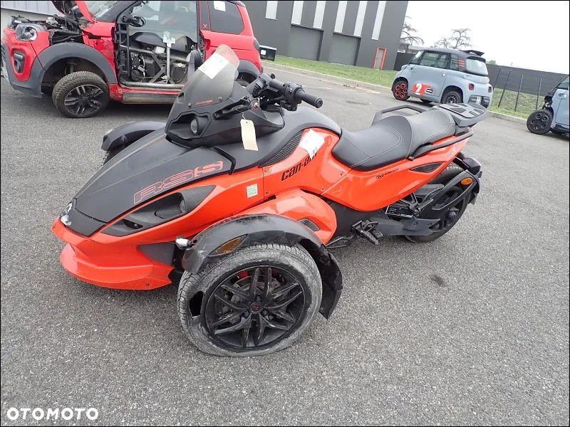 Can-Am Spyder - 4