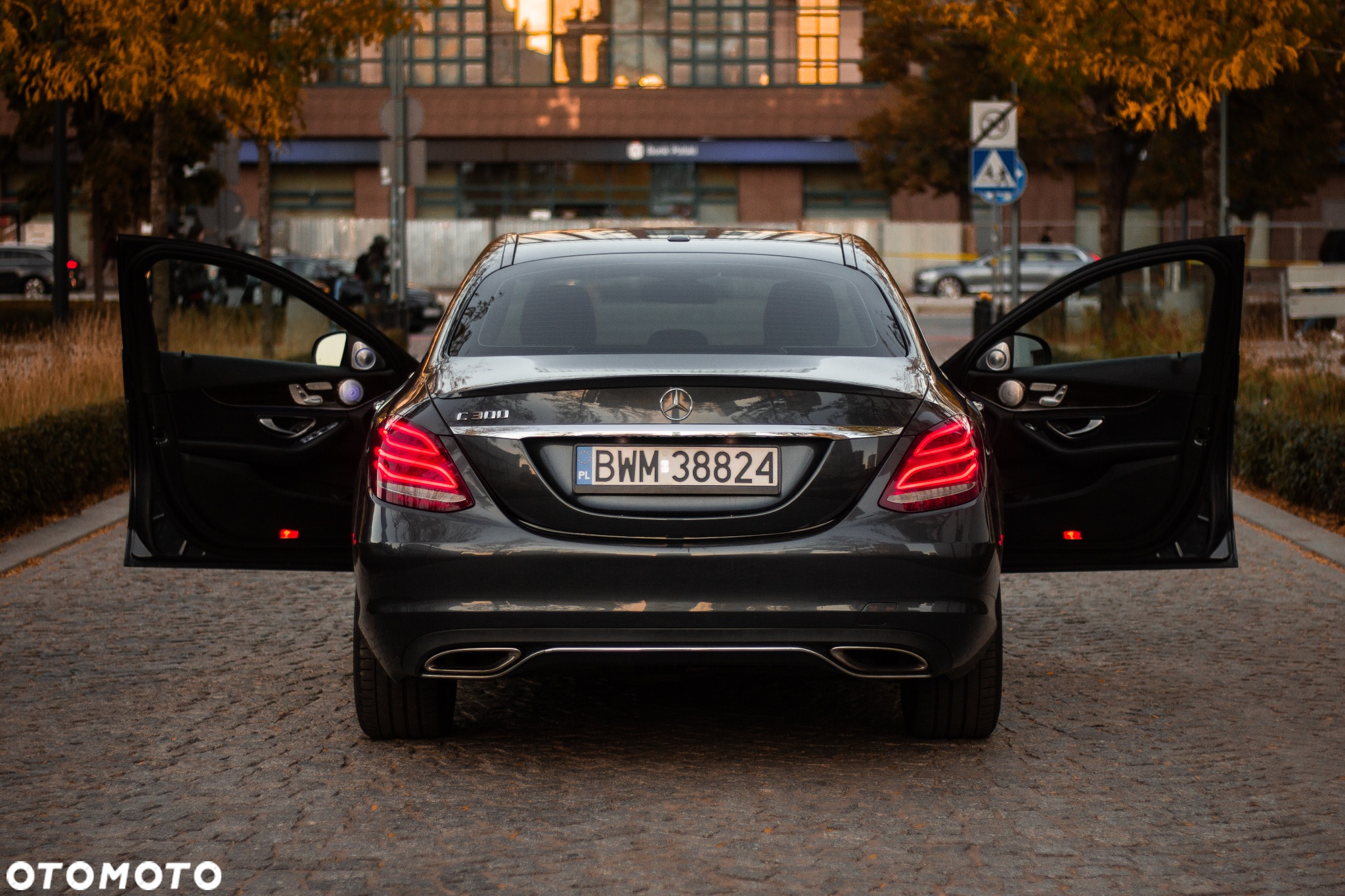 Mercedes-Benz Klasa C 300 7G-TRONIC - 12