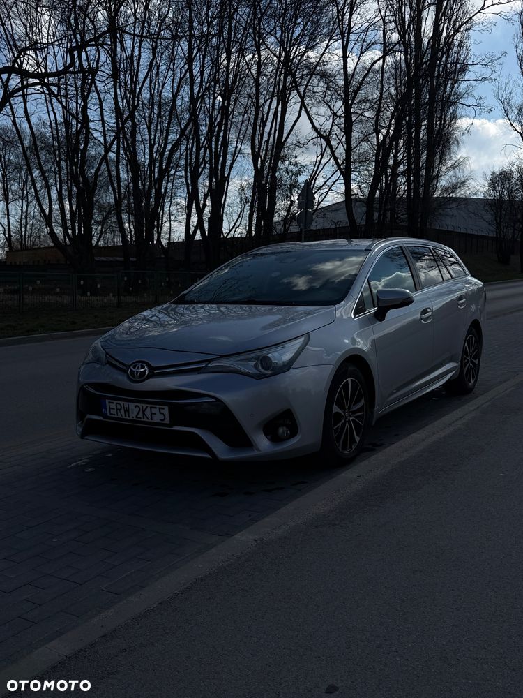 Toyota Avensis 2.0 D-4D Selection - 10