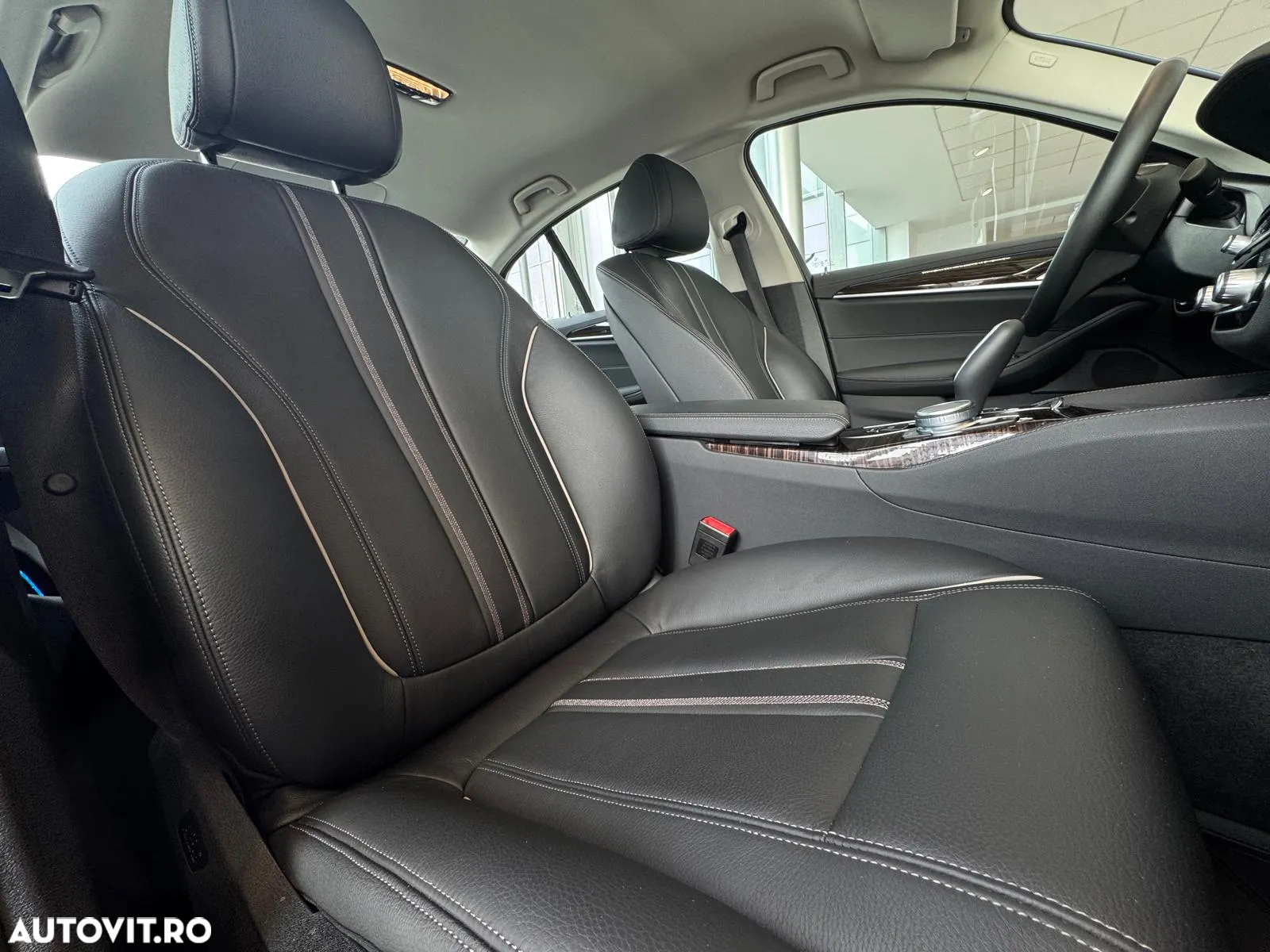 BMW Seria 5 530e xDrive Aut. Luxury Line - 23