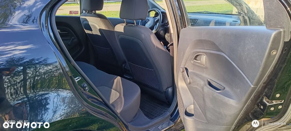 Kia Rio 1.4 L - 7