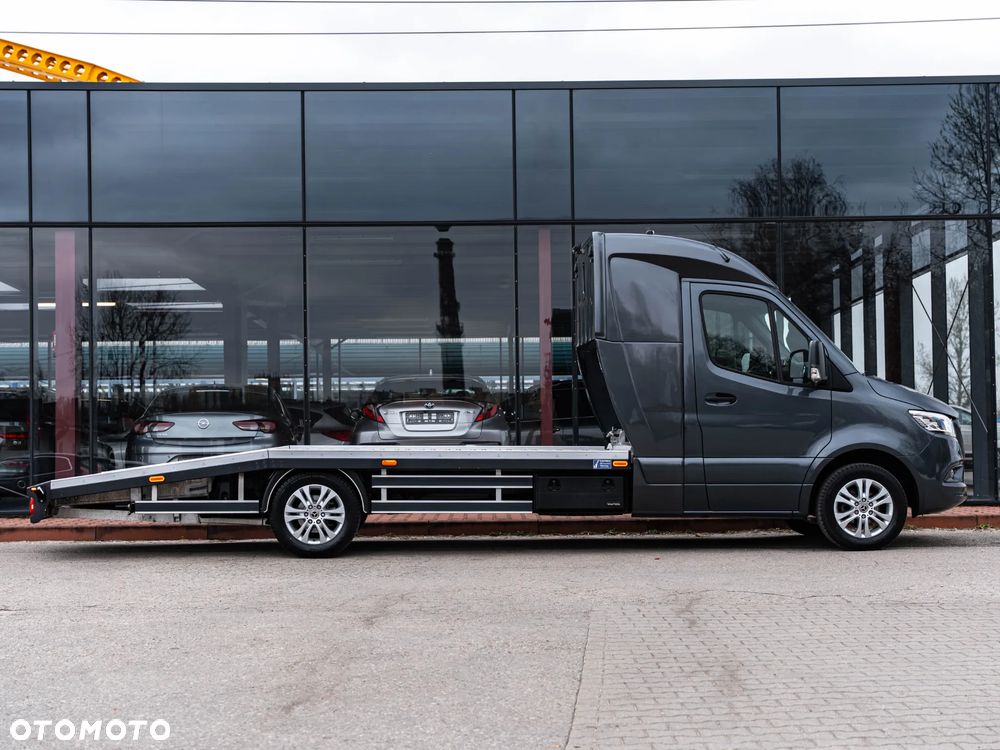 Mercedes-Benz Sprinter - 13