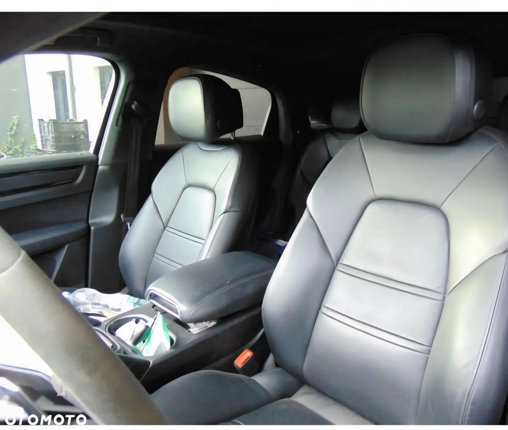 Porsche Cayenne Coupe - 13