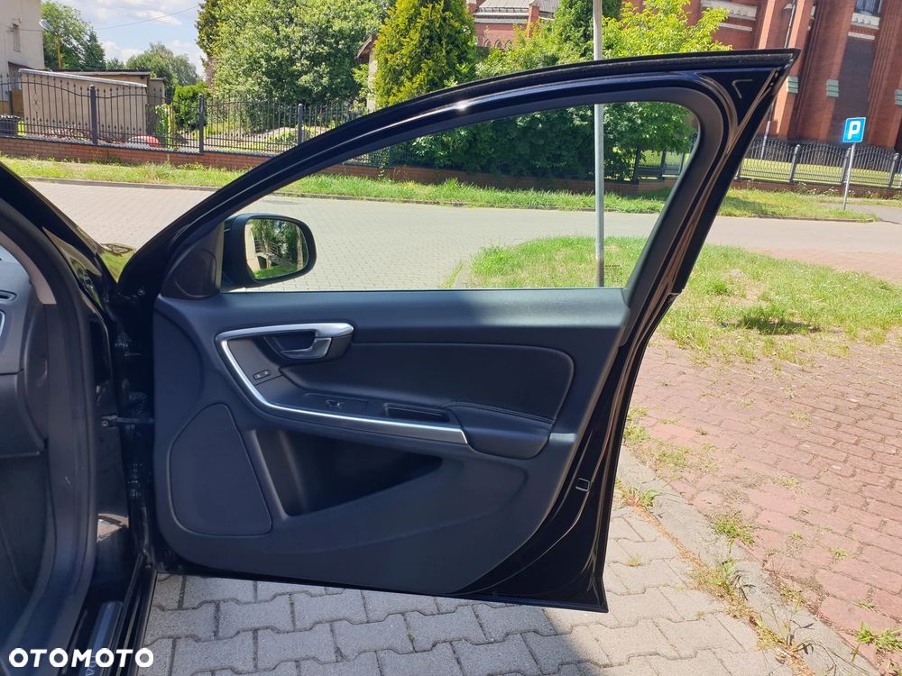 Volvo V60 D3 Geartronic Summum - 30