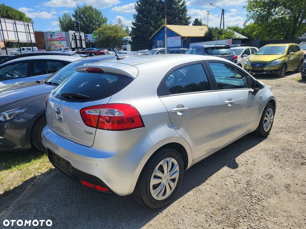 Kia Rio - 6