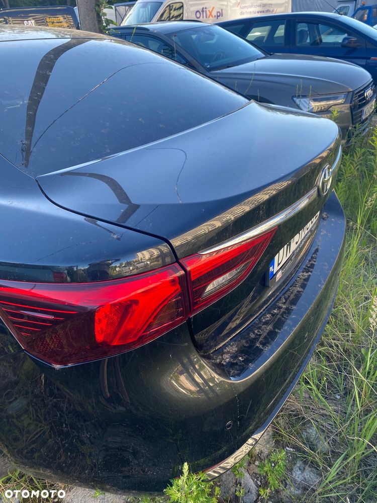 Toyota Avensis 2.0 D-4D Prestige - 2