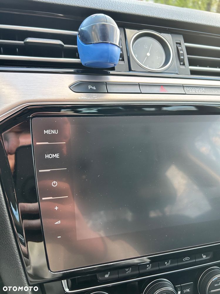 Volkswagen Passat - 11