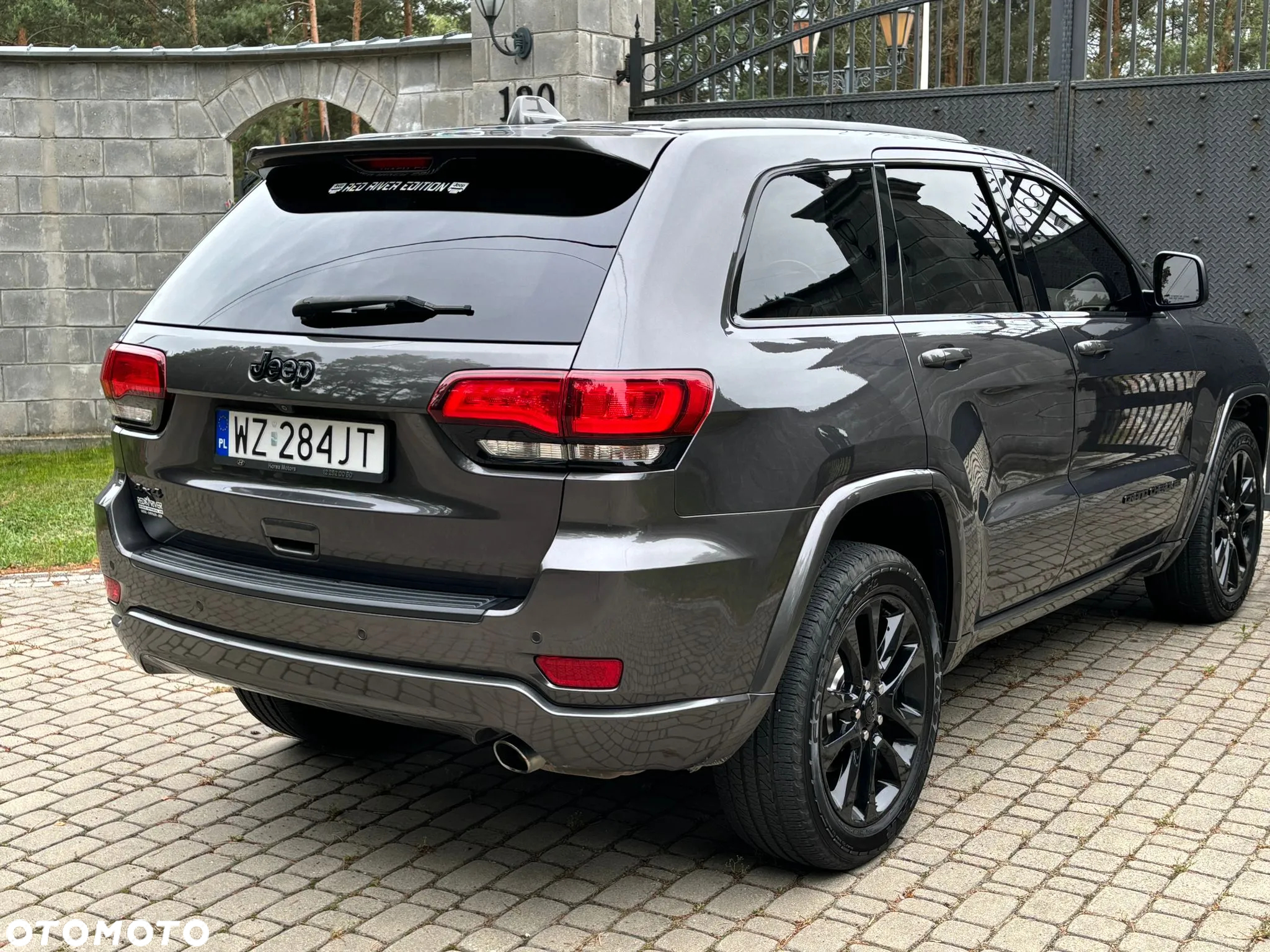 Jeep Cherokee - 11