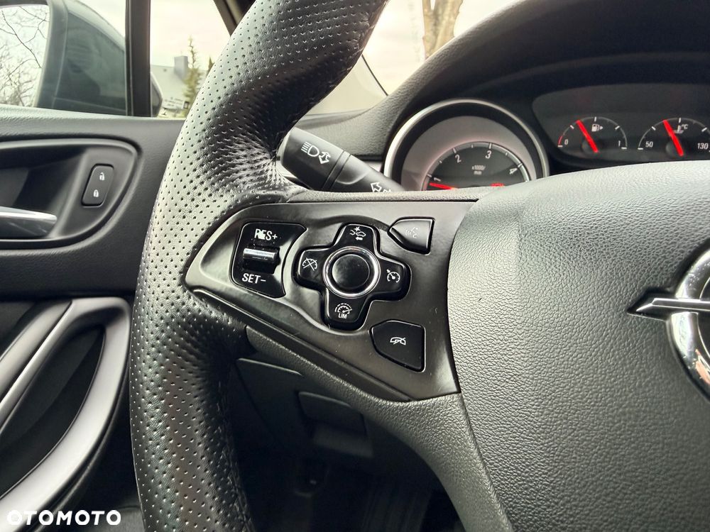 Opel Astra 1.6 CDTI Essentia - 32