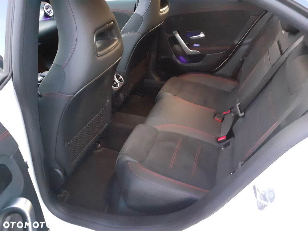Mercedes-Benz CLA 200 mHEV AMG Line 7G-DCT - 24