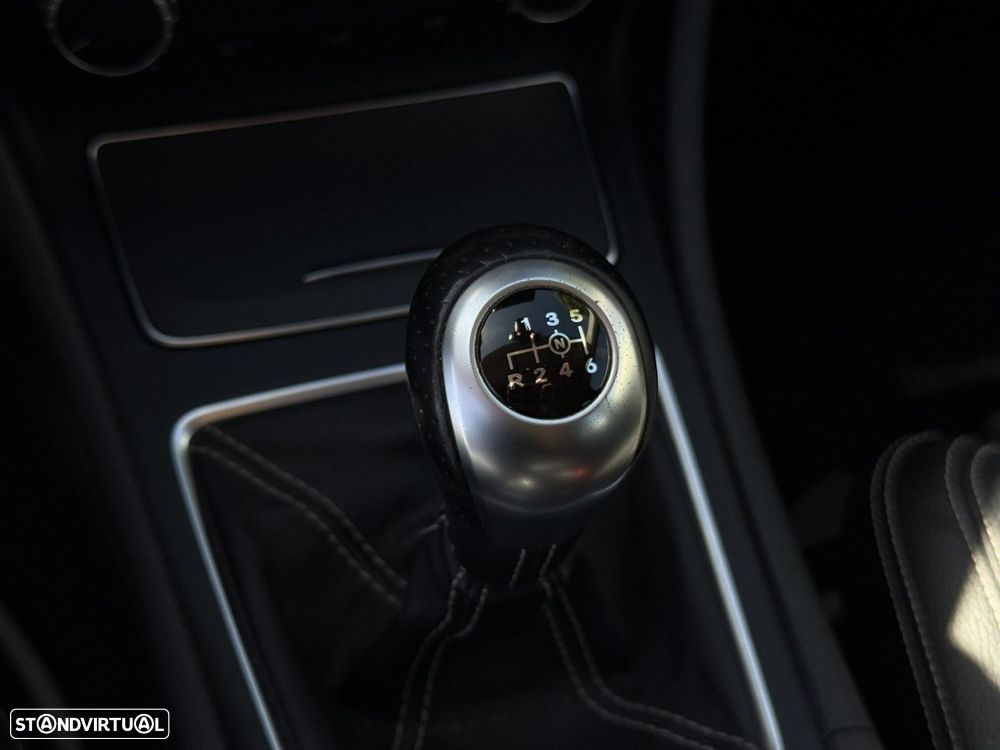 Mercedes-Benz A 180 d Urban - 16