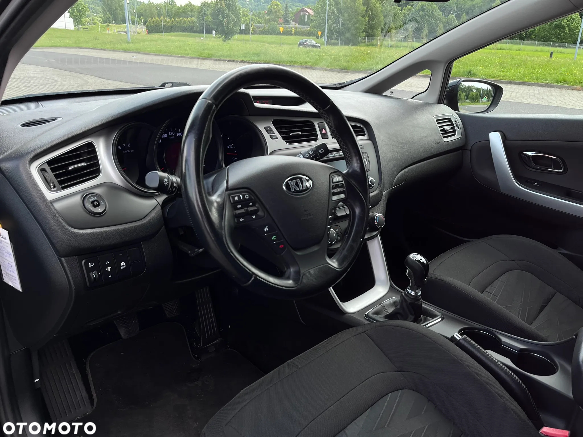 Kia Ceed 1.6 GDI Dream-Team Edition - 16