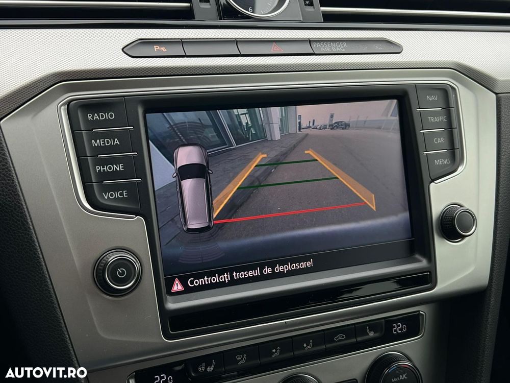 Volkswagen Passat 2.0 TDI DSG Comfortline - 19