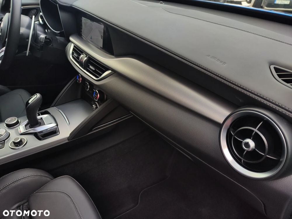 Alfa Romeo Stelvio 2.0 Turbo Veloce Q4 - 25