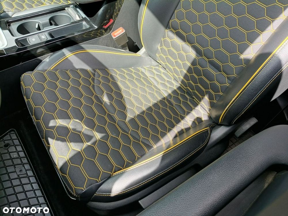 Kia XCeed - 12