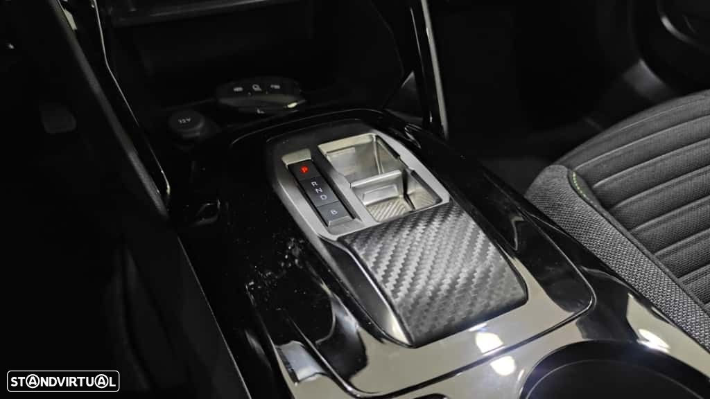 Peugeot e-2008 54 kWh Allure - 37