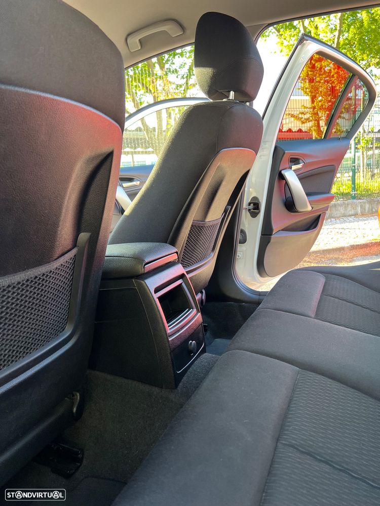 BMW 116 d EfficientDynamics - 12