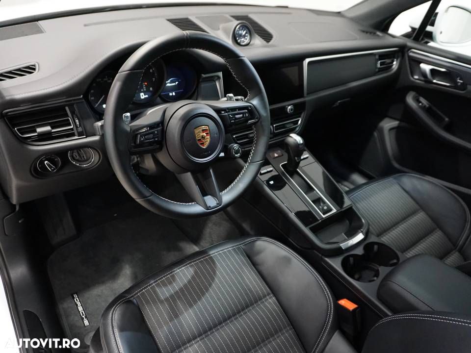 Porsche Macan T - 27