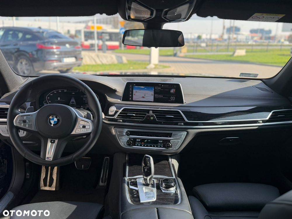 BMW Seria 7 750i xDrive sport - 13