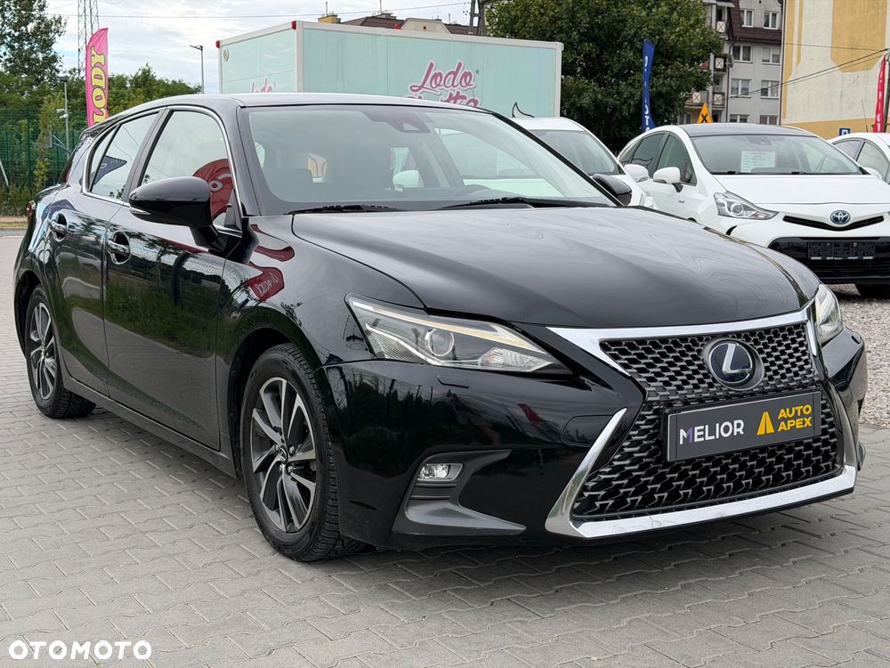 Lexus CT - 8