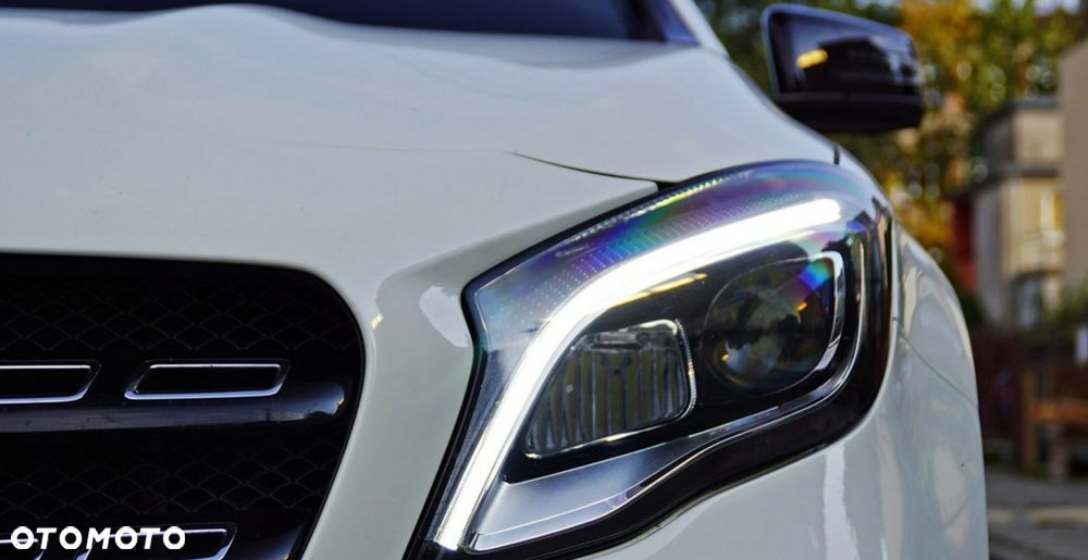 Mercedes-Benz GLA 180 d 7G-DCT AMG Line - 15