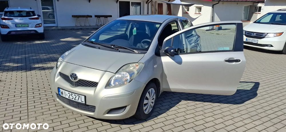 Toyota Yaris - 1