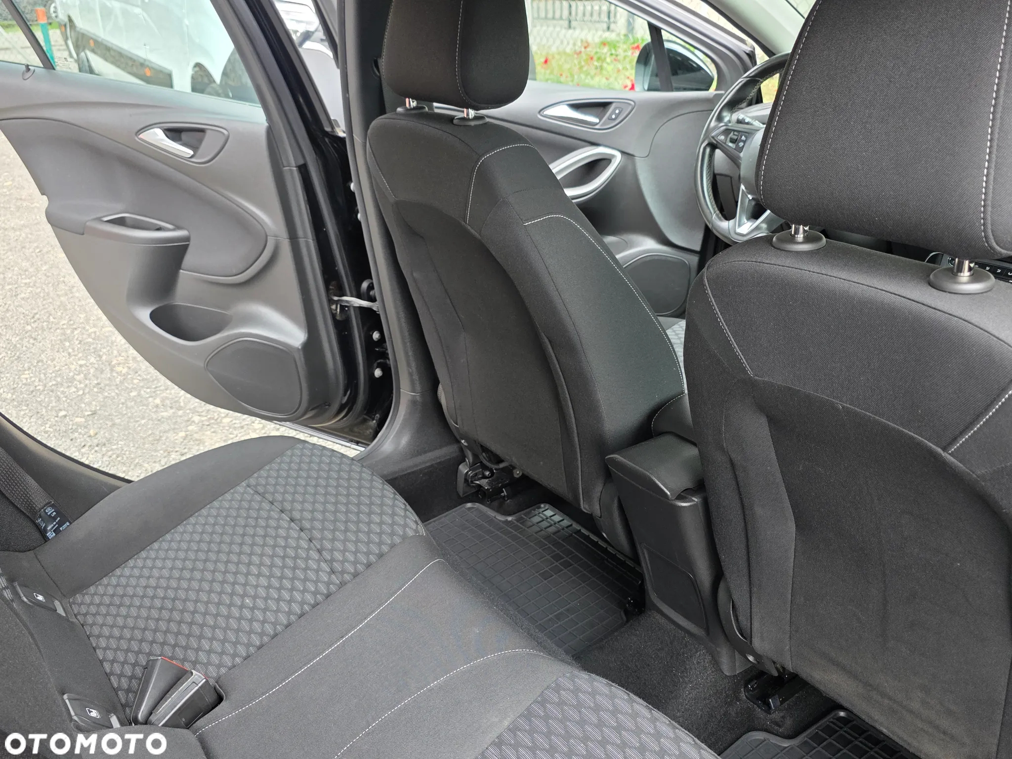 Opel Astra V 1.4 T Enjoy - 9