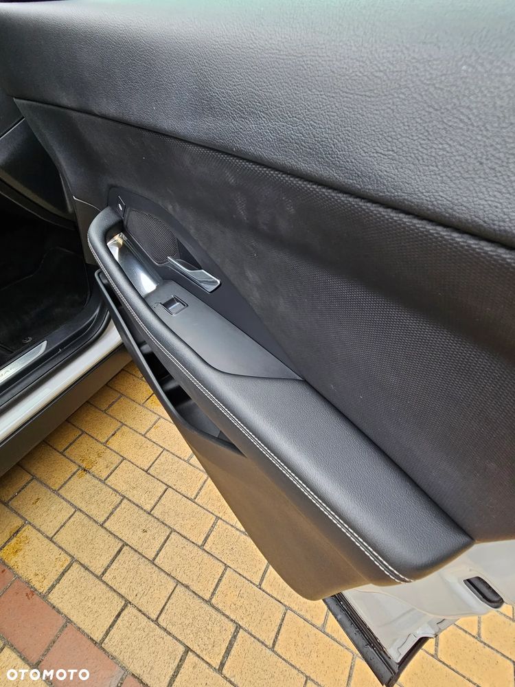 Jaguar E-Pace D150 R-Dynamic - 30