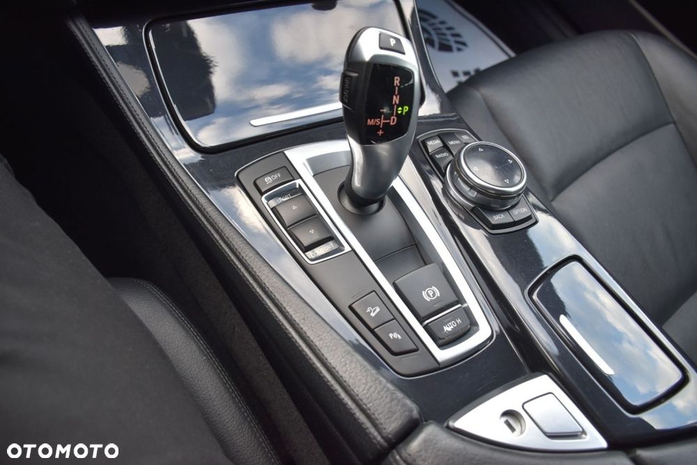 BMW Seria 5 520d xDrive - 21
