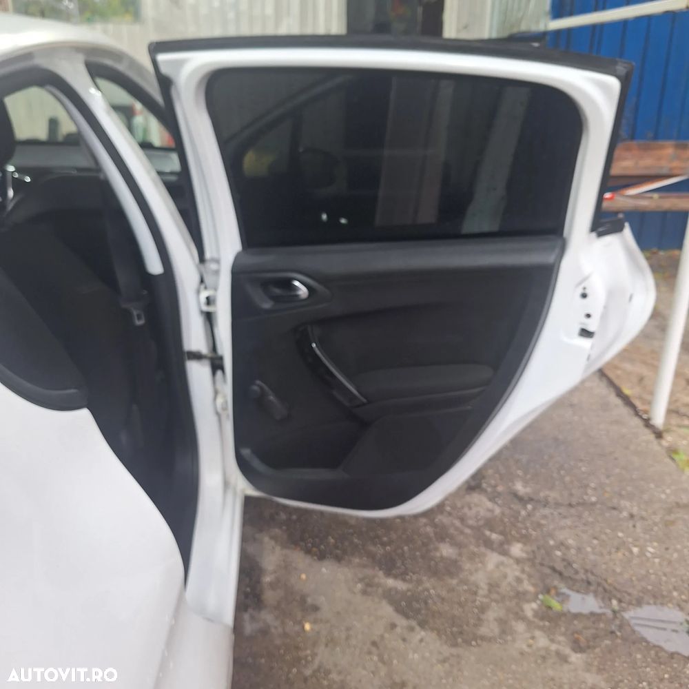 Peugeot 208 1.2 L PureTech Active - 15