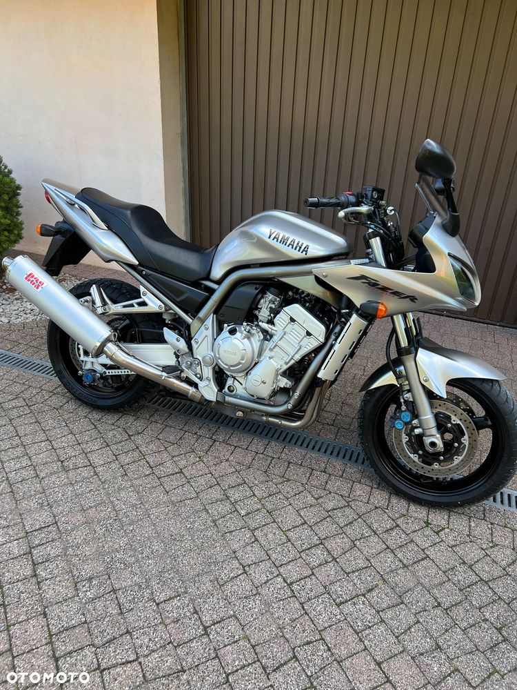 Yamaha FZS - 9