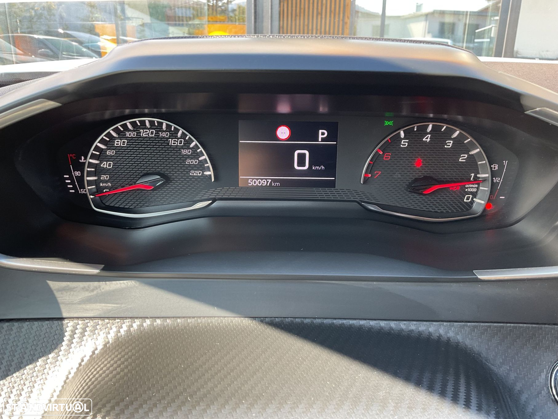 Peugeot 2008 1.2 PureTech Allure Pack EAT8 - 18