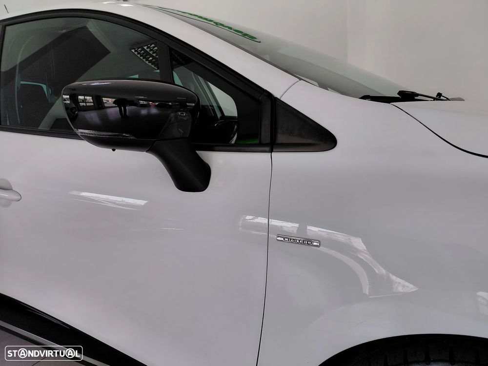 Renault Clio 1.2 16V 75 LIMITED - 8