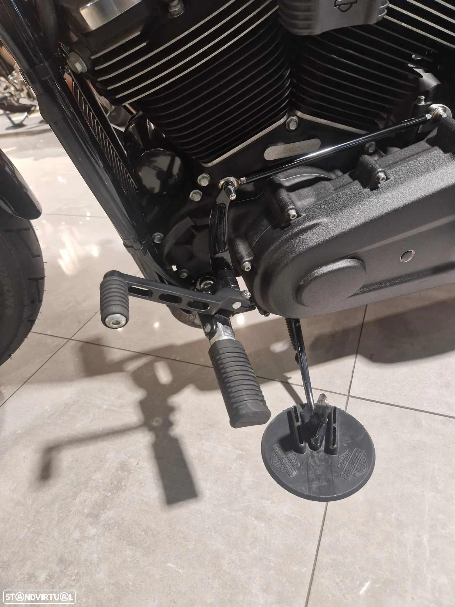 Harley-Davidson Softail STREET BOB 107 - 5