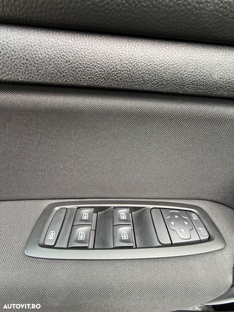 Renault Megane TCe 140 GPF EDC ZEN - 24