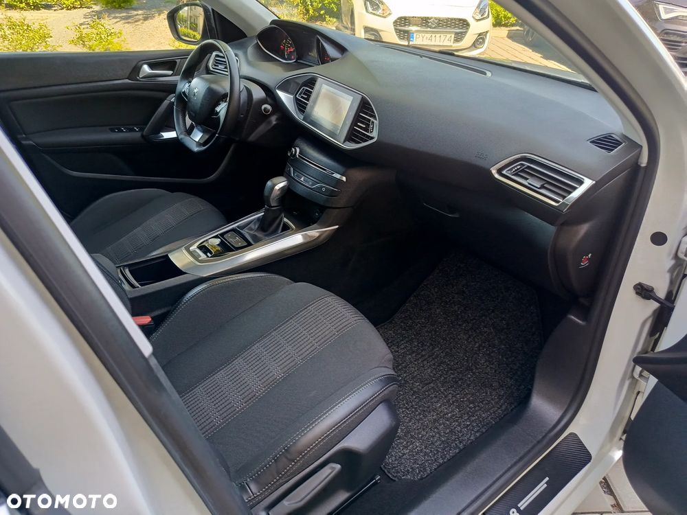 Peugeot 308 BlueHDi 120 EAT6 Stop & Start Active Business-Paket - 13