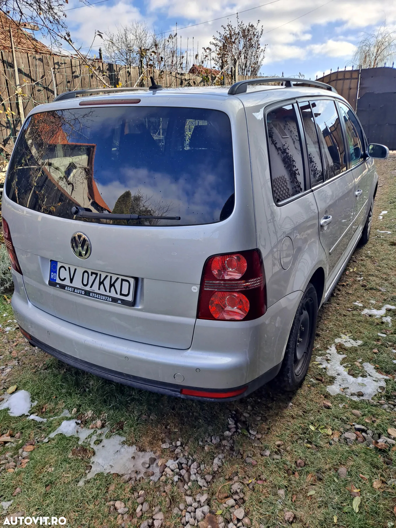 Volkswagen Touran - 3