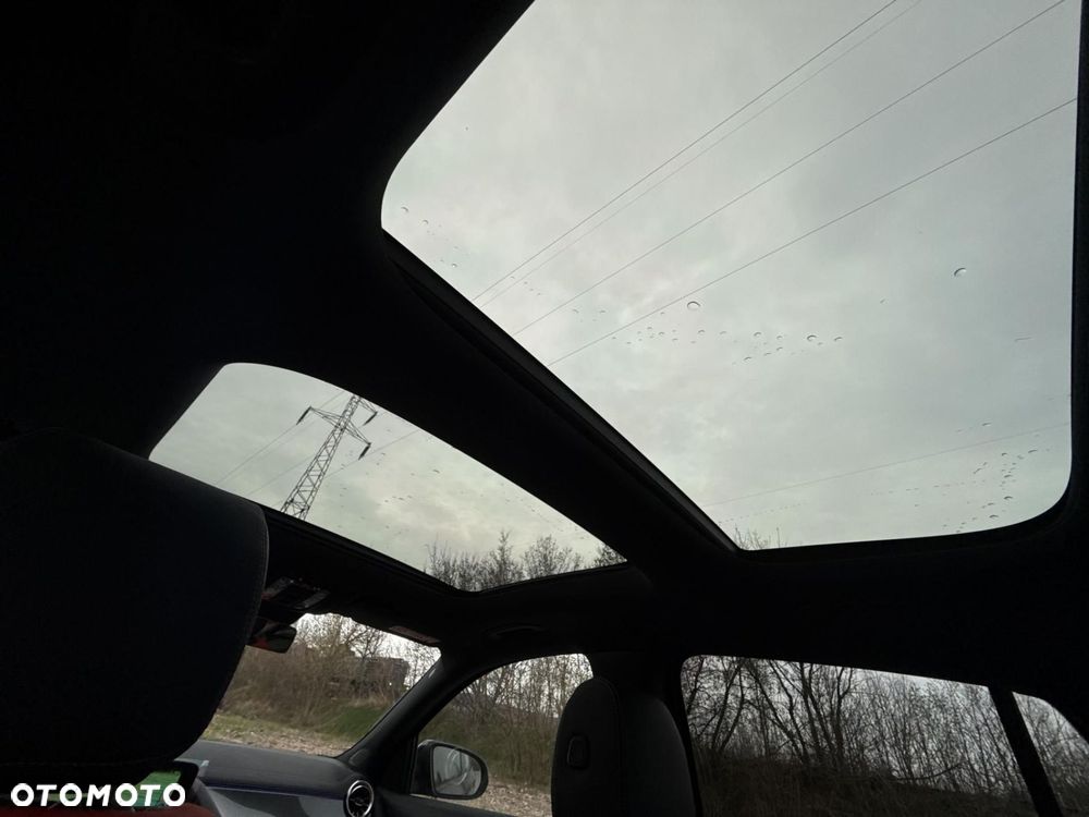 Mercedes-Benz GLA - 21