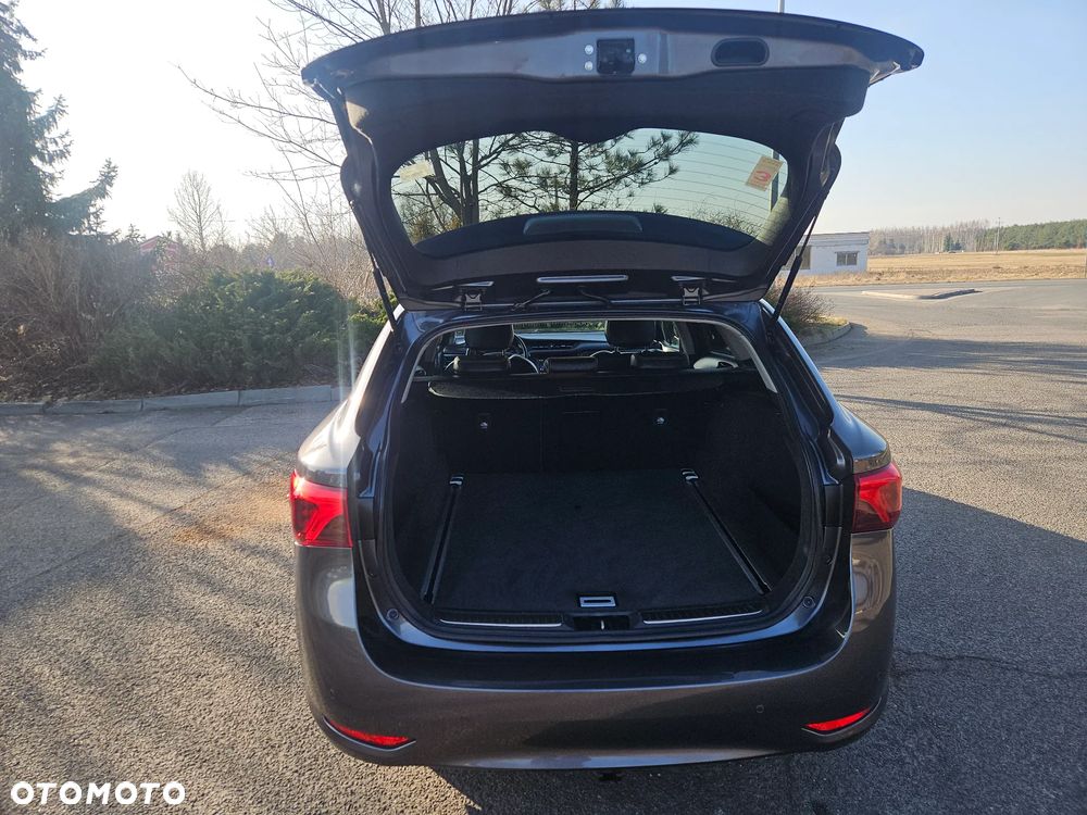 Toyota Avensis 2.0 D-4D Premium - 40