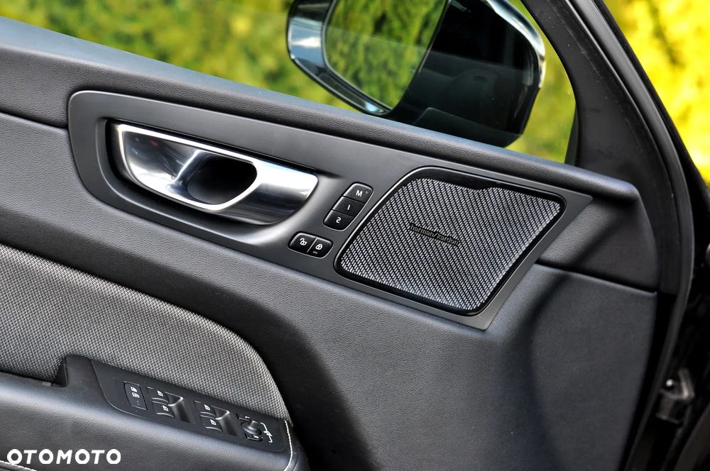 Volvo XC 60 B4 D Ultimate Dark - 20